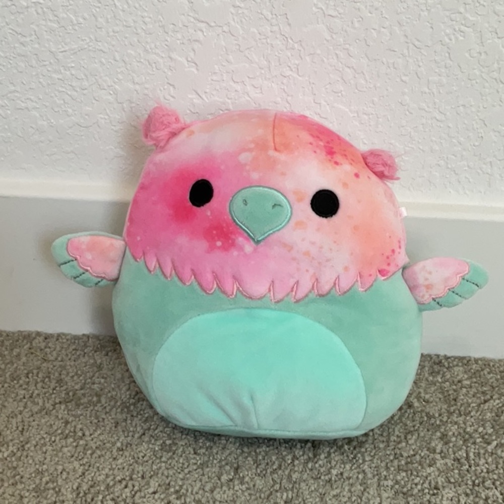 Super cute griffin squishmallow! 7’